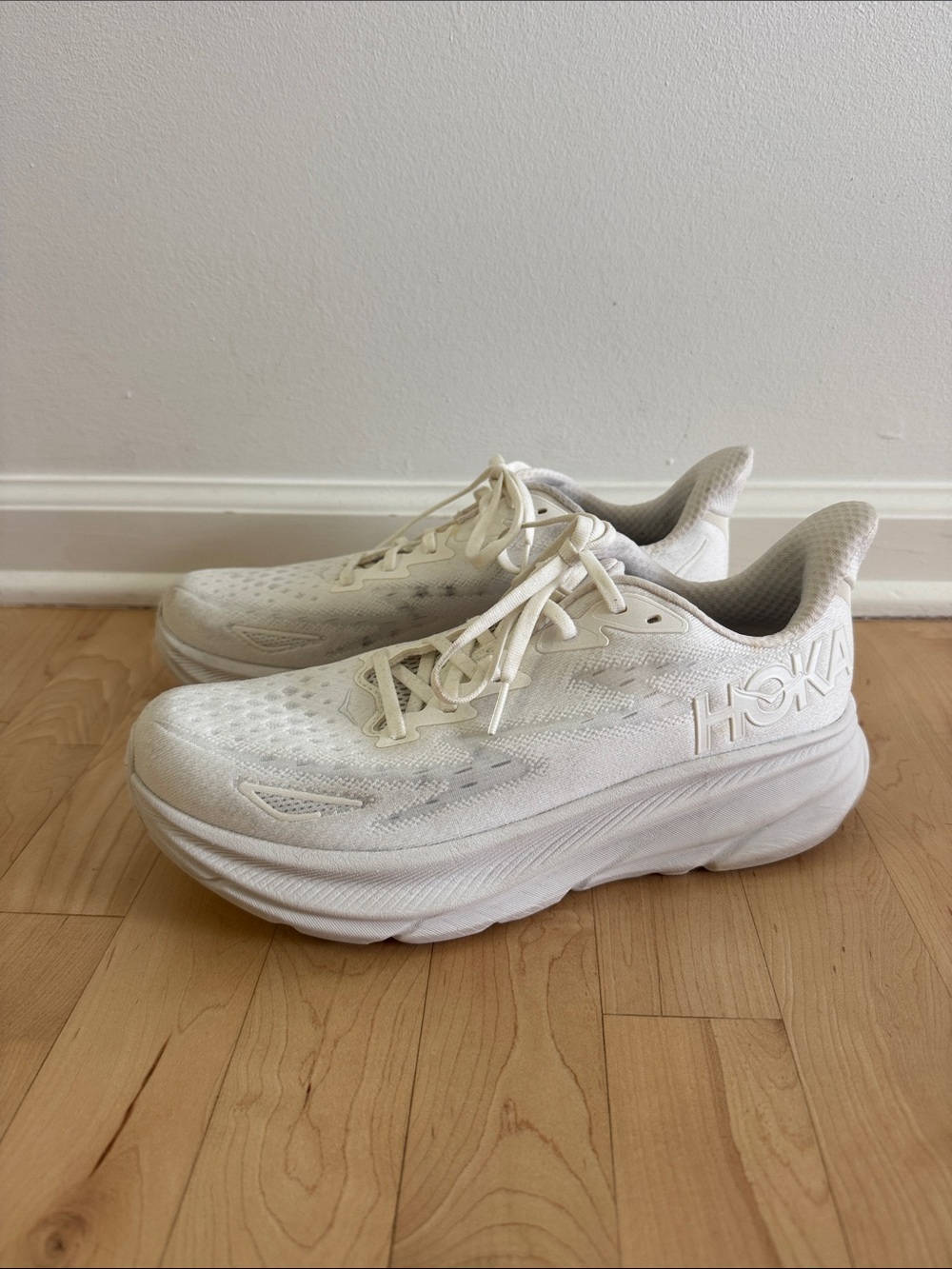 Hoka Clifton 9 sneakers white